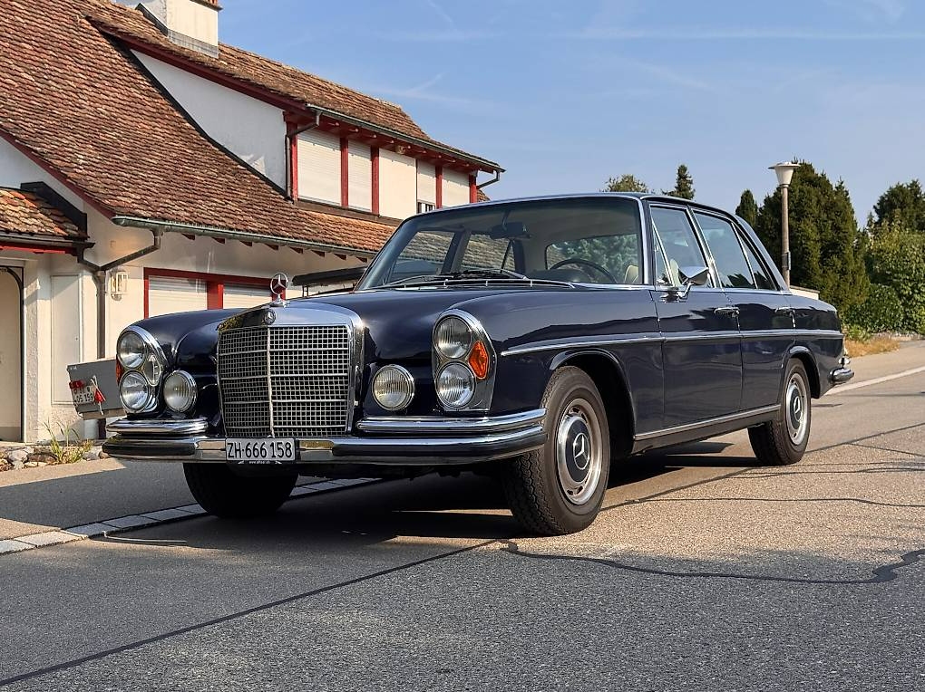 Mercedes-Benz 280 SE 3.5 V8  (W108)